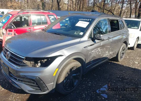 2023 Volkswagen Tiguan 2.0T Se R-Line Black из США, поврежденный, VIN 3VV8B7AX3PM042317